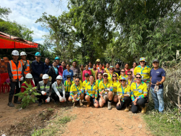Global Village volunteers